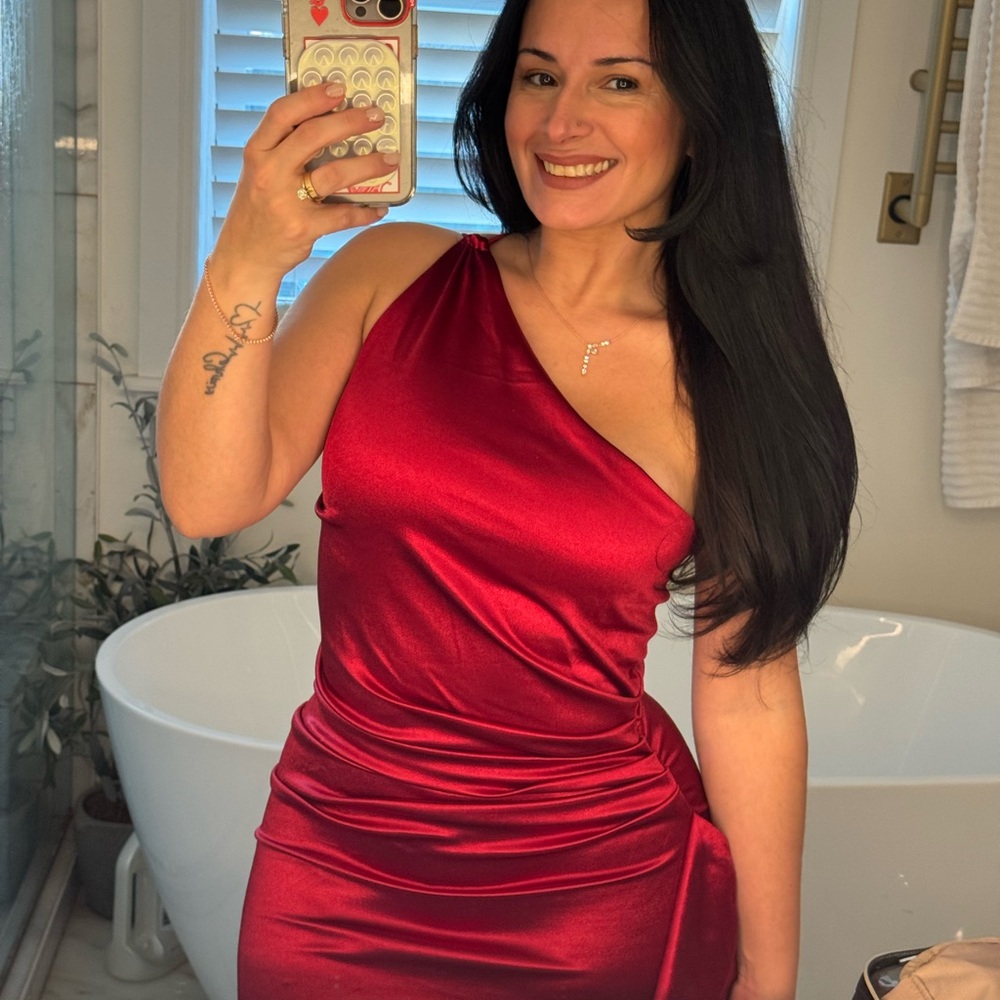 Elegant Red One-Shoulder Dress